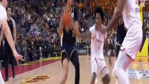 扣篮大赛史上最尴尬瞬间回顾