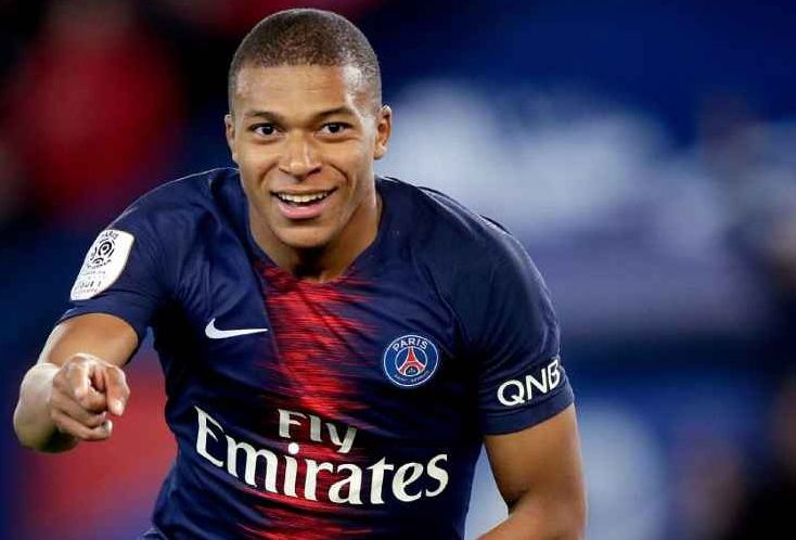 2025年足球界十大焦点：疫情之外，我们关注了哪些大事？